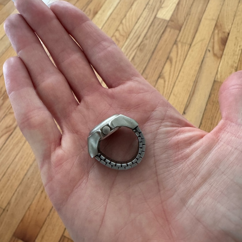 Silver Alien Finger Watch - Picture 4 of 5
